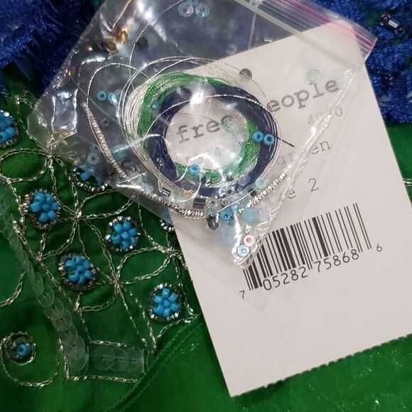 🔹️NWT Free People Green & Turquoise Silk & Sequin Sleeveless Top Size 2 - Picture 14 of 14